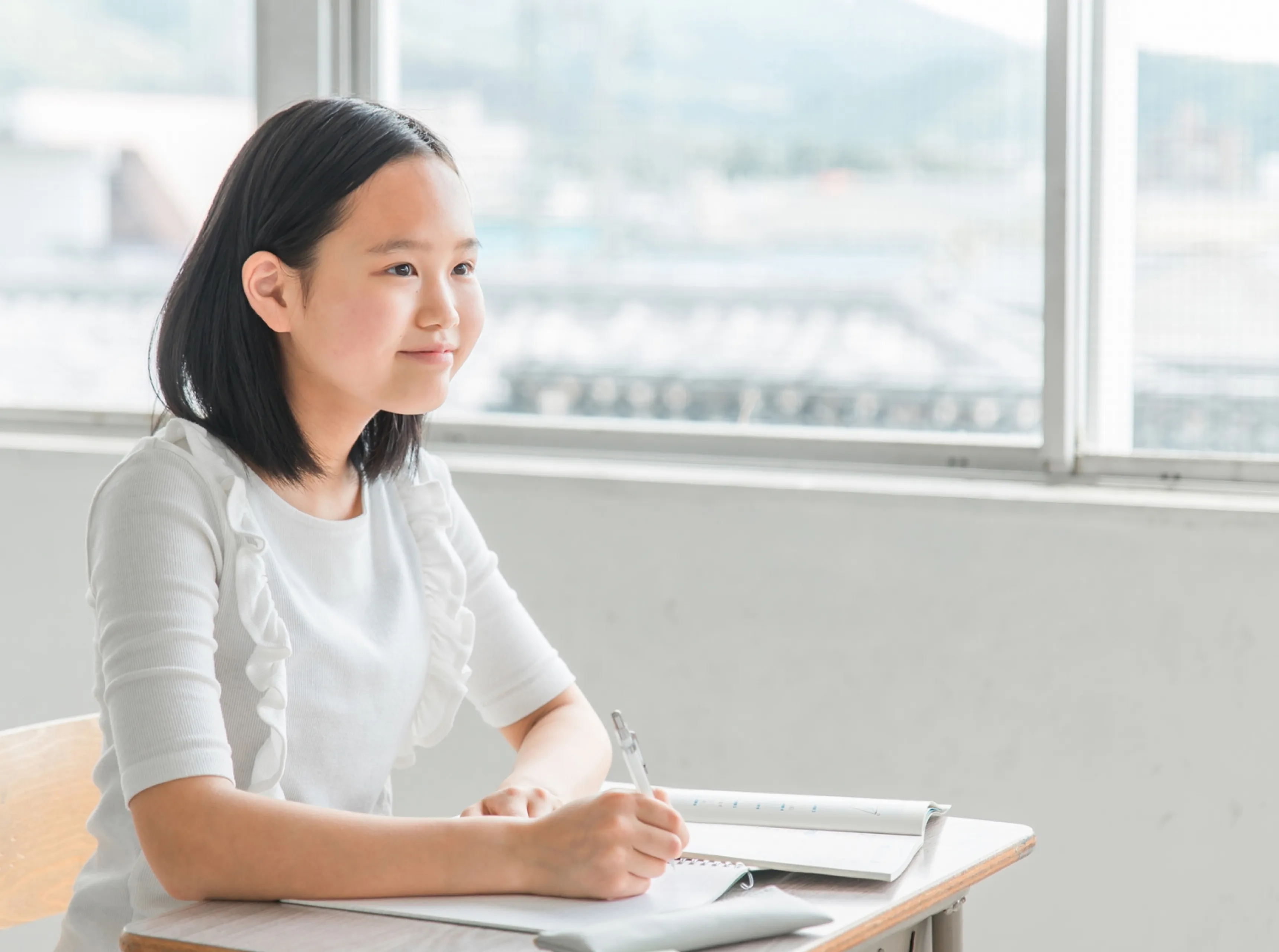 中学受験を目指して勉強をする女の子